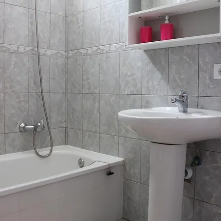 Apartament Piteras *